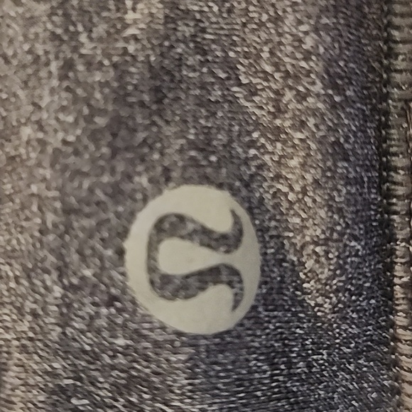 Lululemon Sports Bra - Picture 5 of 8